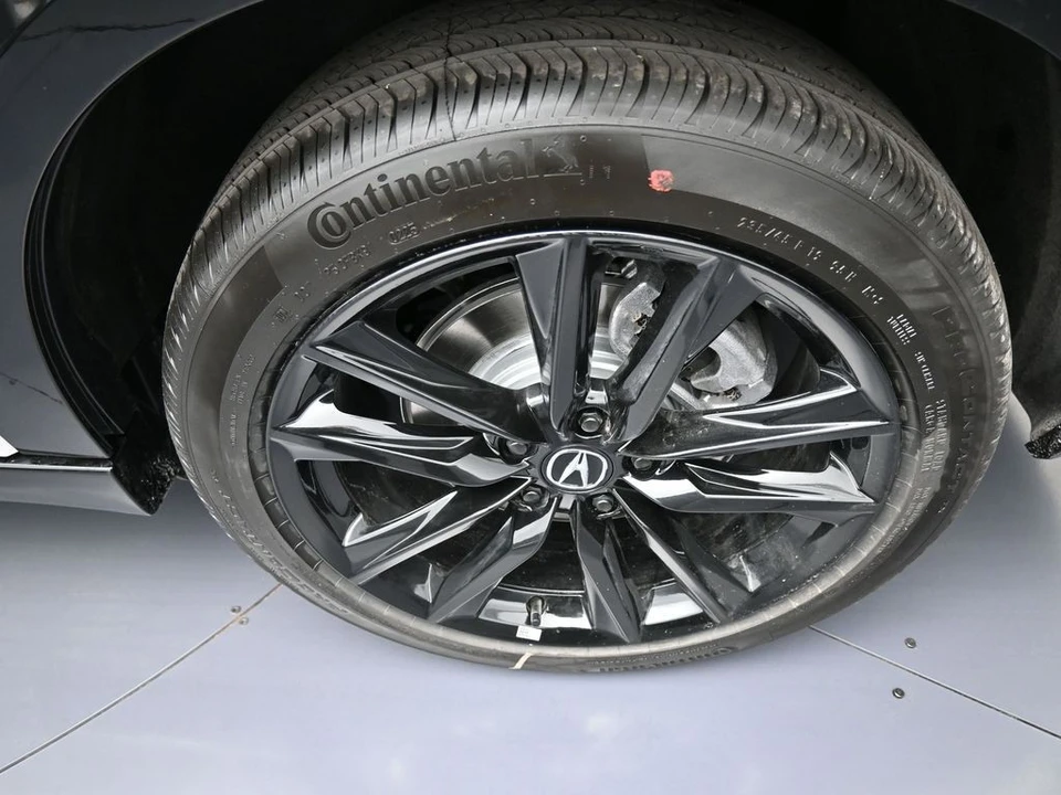 2025 Acura ADX - Image 14 of 31