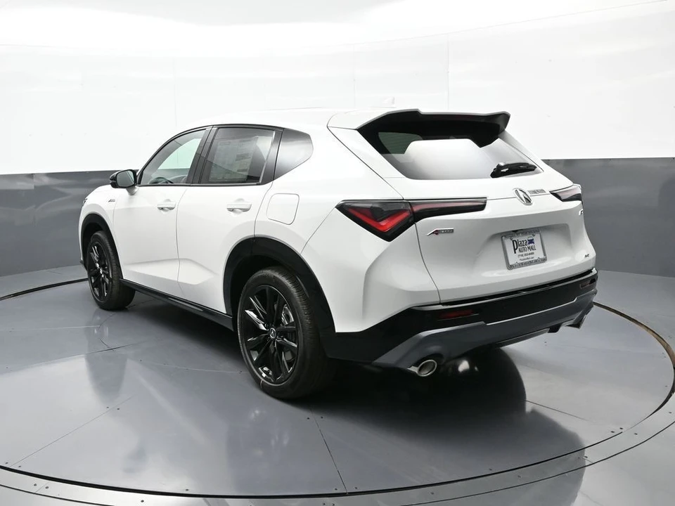 2025 Acura ADX - Image 8 of 31