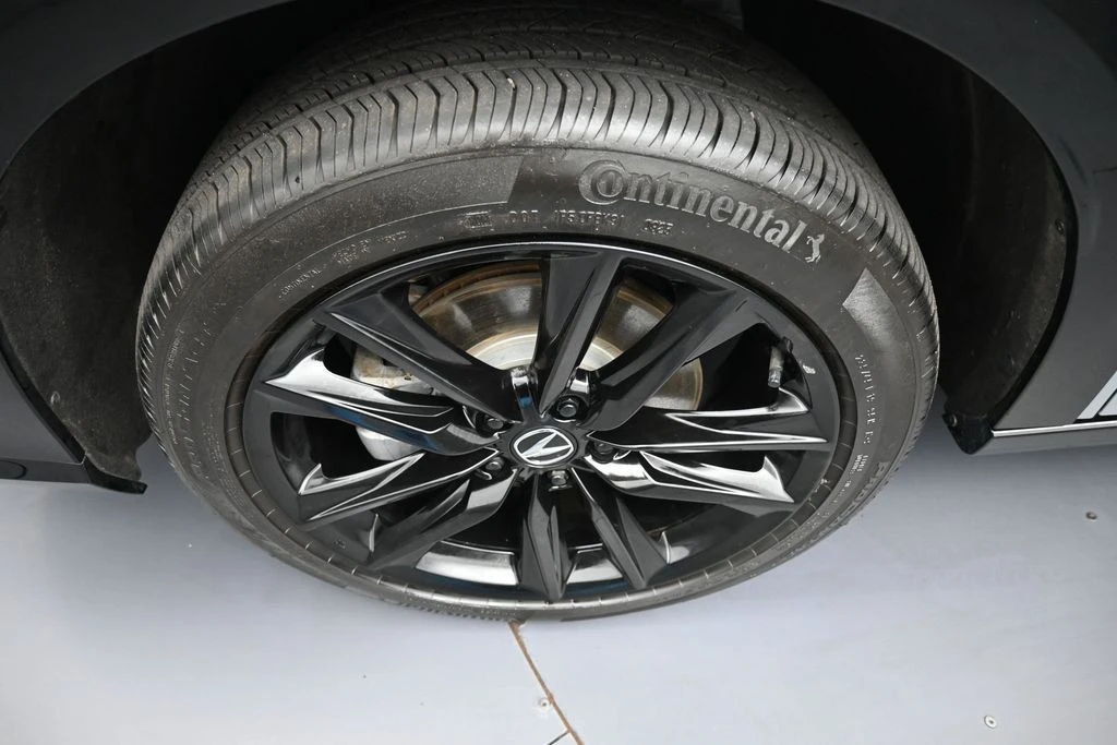 2025 Acura ADX - Image 14 of 31