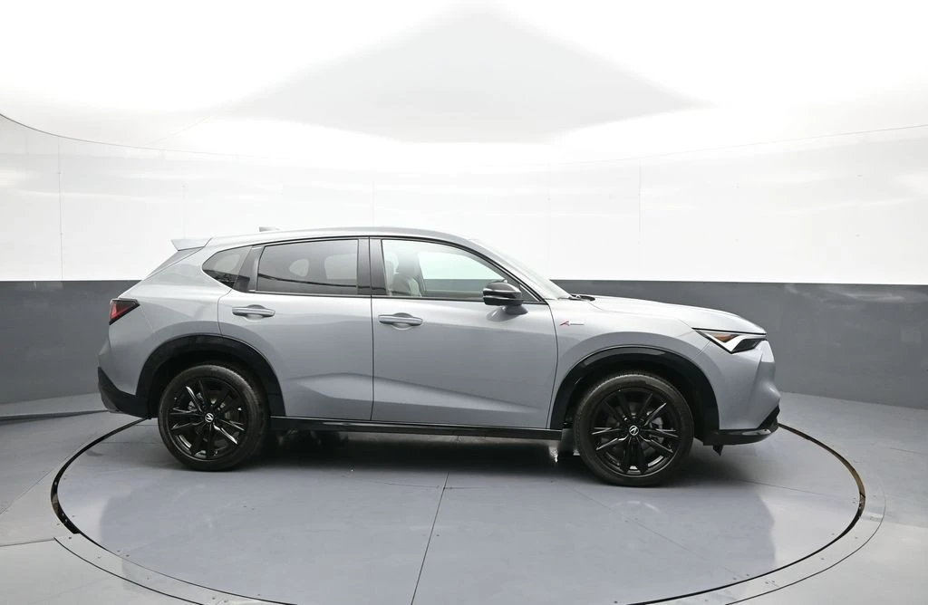 2025 Acura ADX - Image 5 of 31