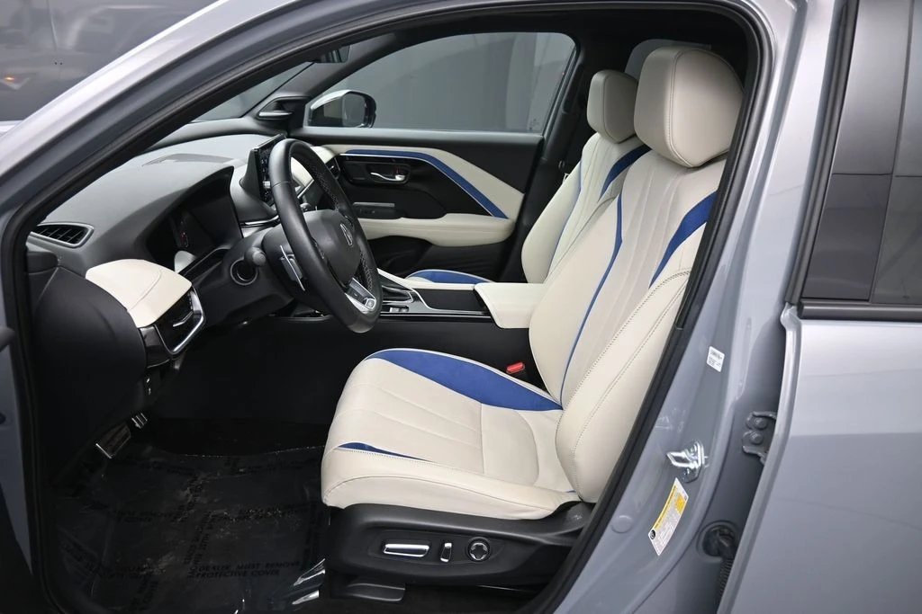 2025 Acura ADX - Image 19 of 31