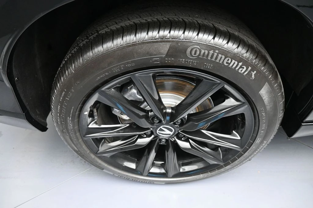 2025 Acura ADX - Image 12 of 31