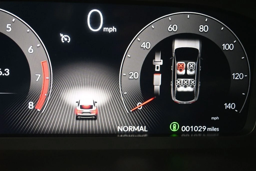 2025 Acura ADX - Image 16 of 31