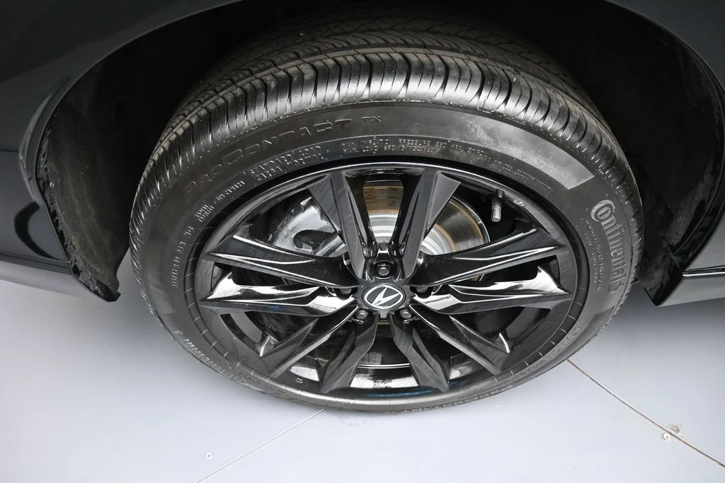2025 Acura ADX - Image 12 of 31