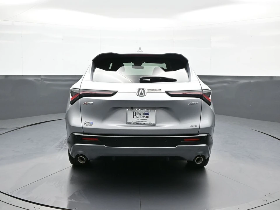 2025 Acura ADX - Image 7 of 31