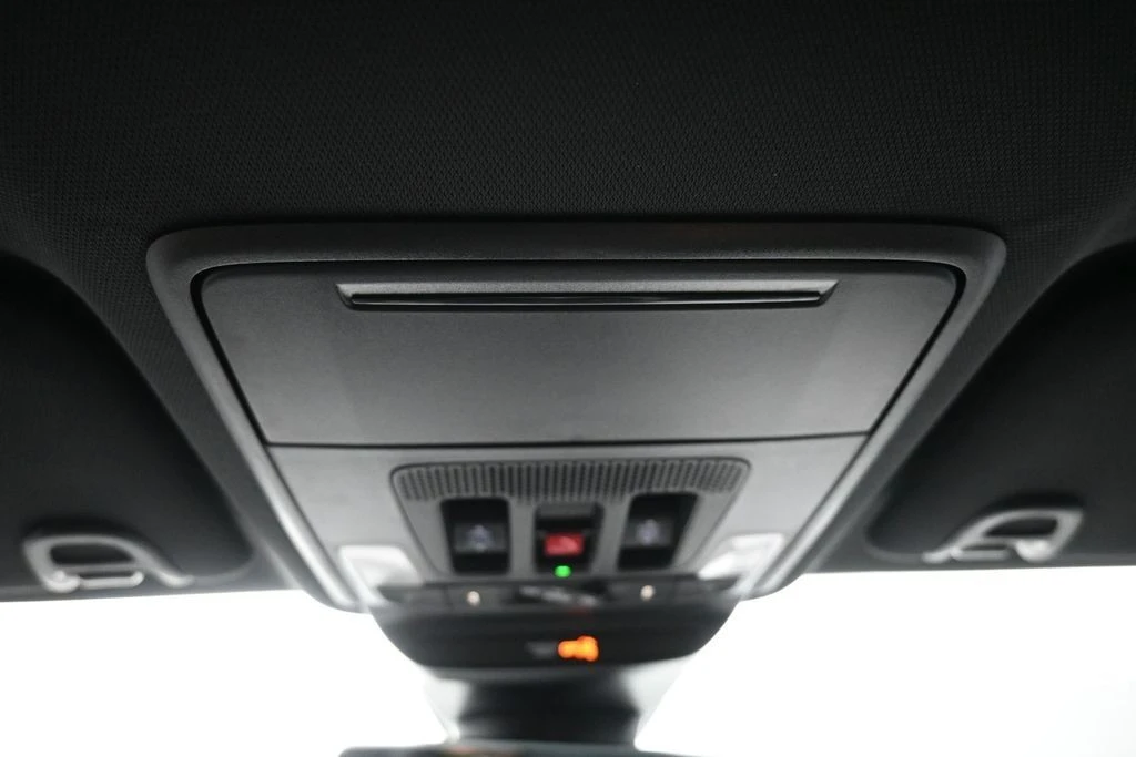 2025 Acura ADX - Image 17 of 31