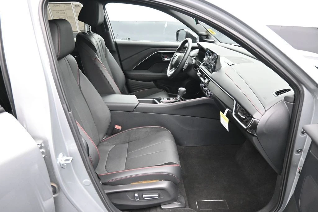 2025 Acura ADX - Image 25 of 31