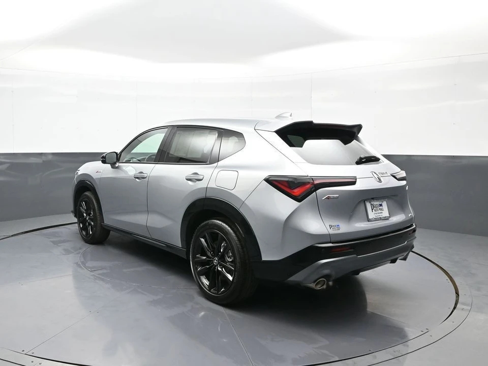 2025 Acura ADX - Image 8 of 31