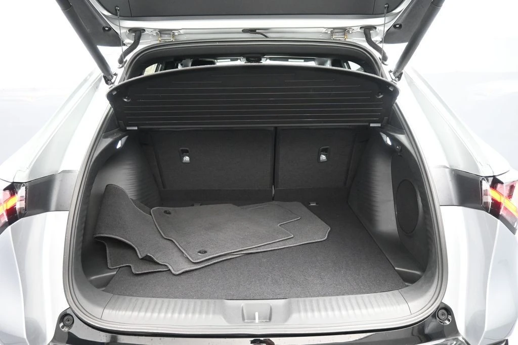 2025 Acura ADX - Image 22 of 31