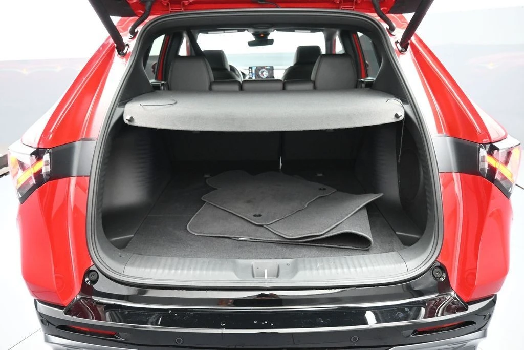 2025 Acura ADX - Image 22 of 31