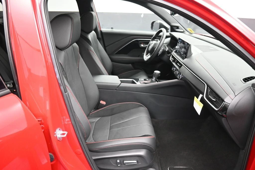 2025 Acura ADX - Image 25 of 31