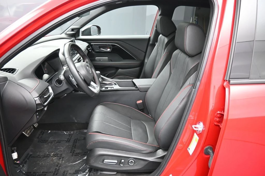 2025 Acura ADX - Image 19 of 31