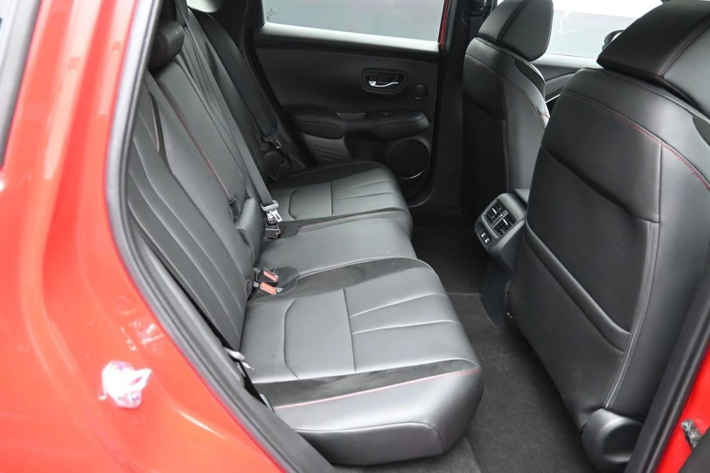 2025 Acura ADX - Image 24 of 31
