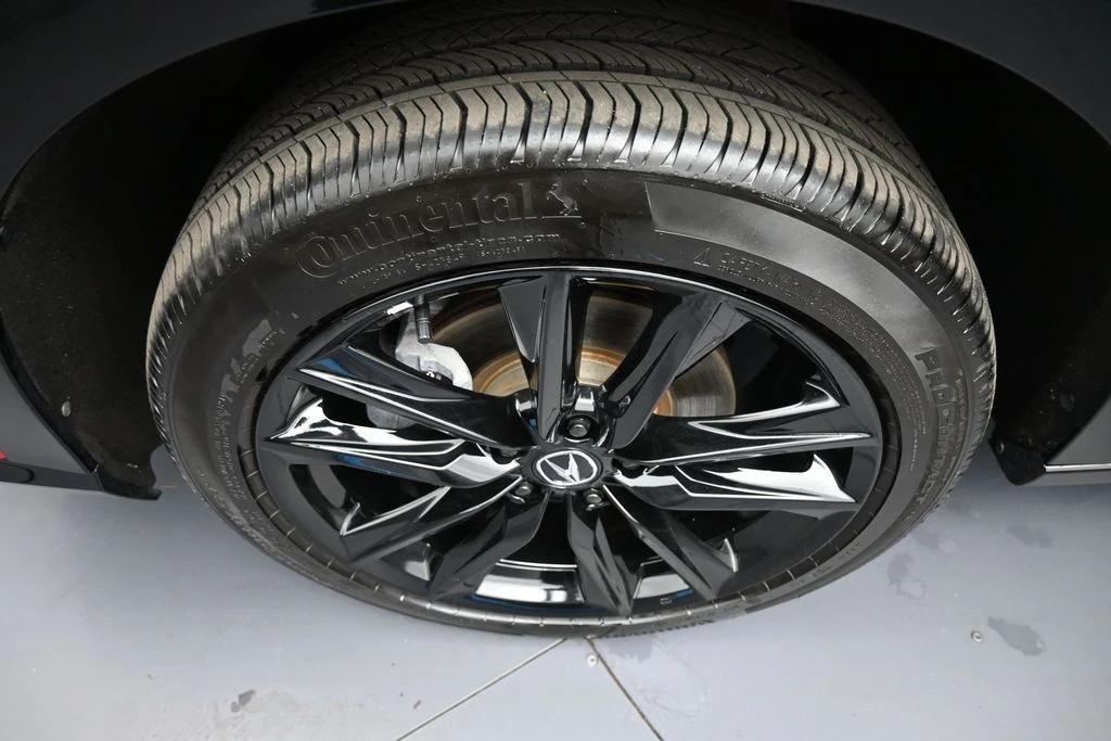 2025 Acura ADX - Image 14 of 31
