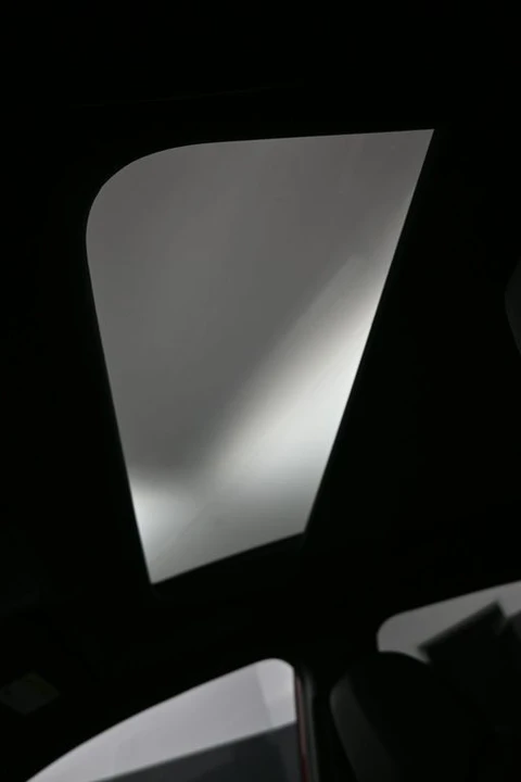 2025 Acura ADX - Image 18 of 31