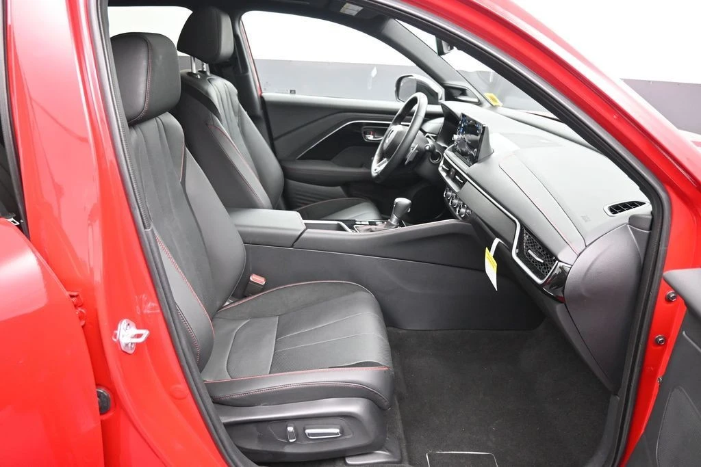 2025 Acura ADX - Image 25 of 31