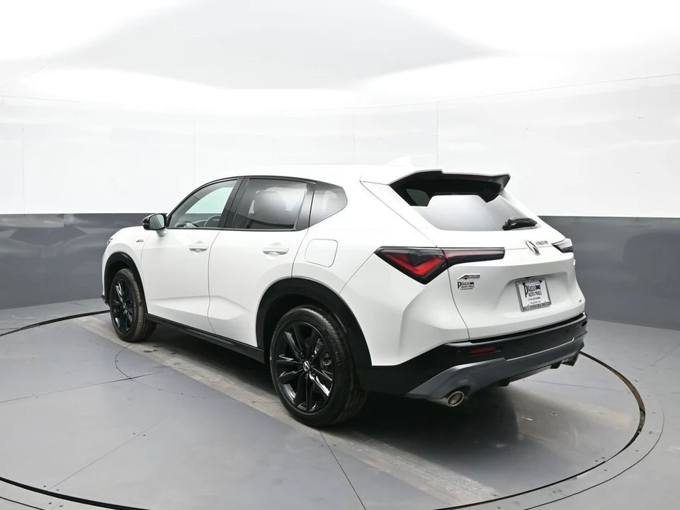 2025 Acura ADX - Image 8 of 12