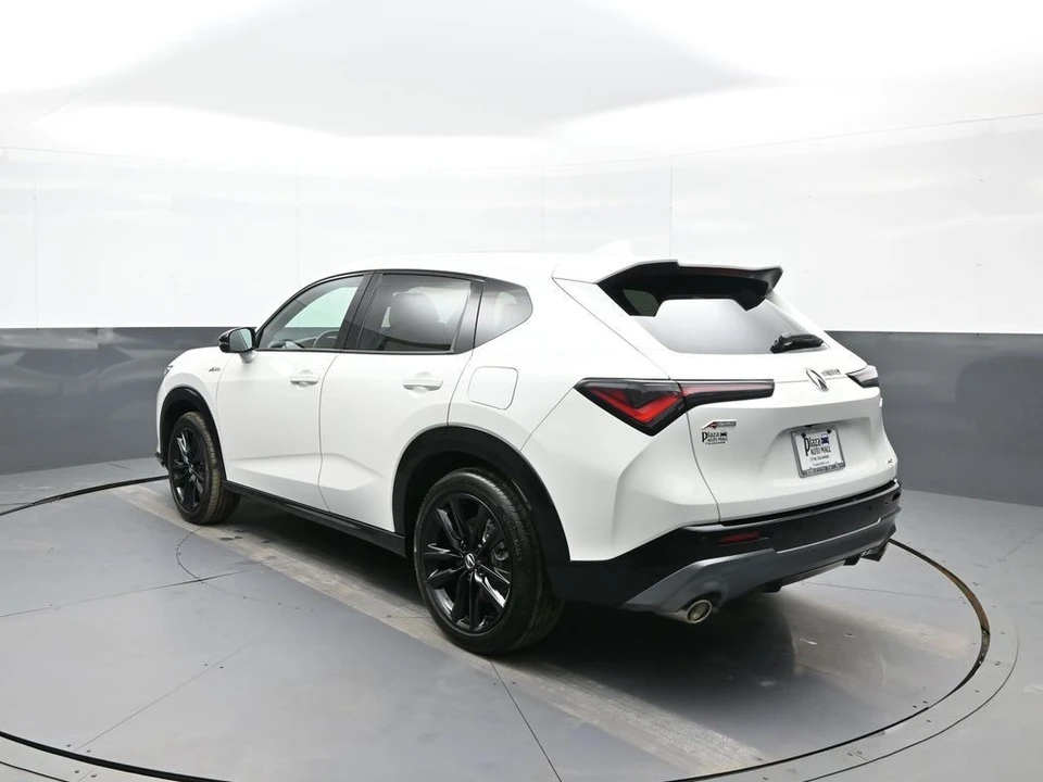 2025 Acura ADX - Image 8 of 12