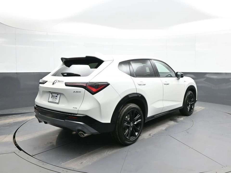 2025 Acura ADX - Image 6 of 12