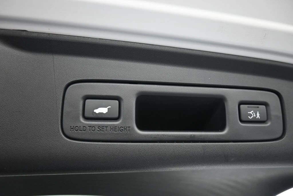 2025 Acura ADX - Image 23 of 31