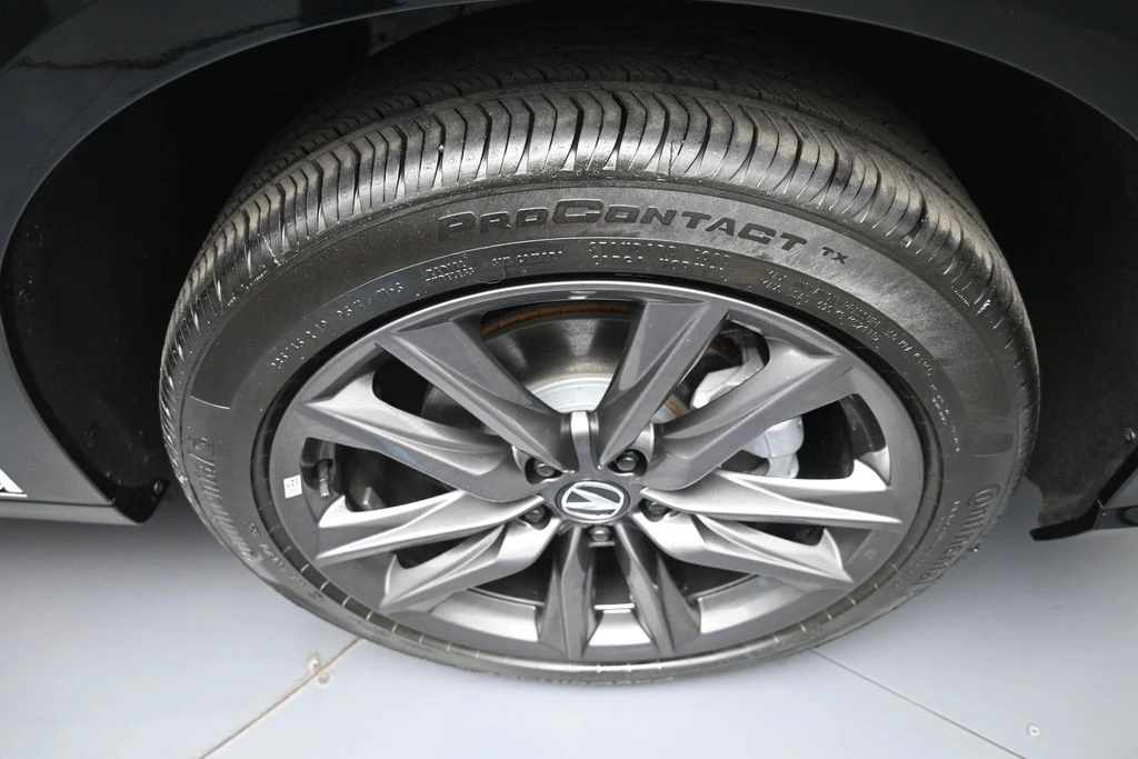 2025 Acura ADX - Image 13 of 31