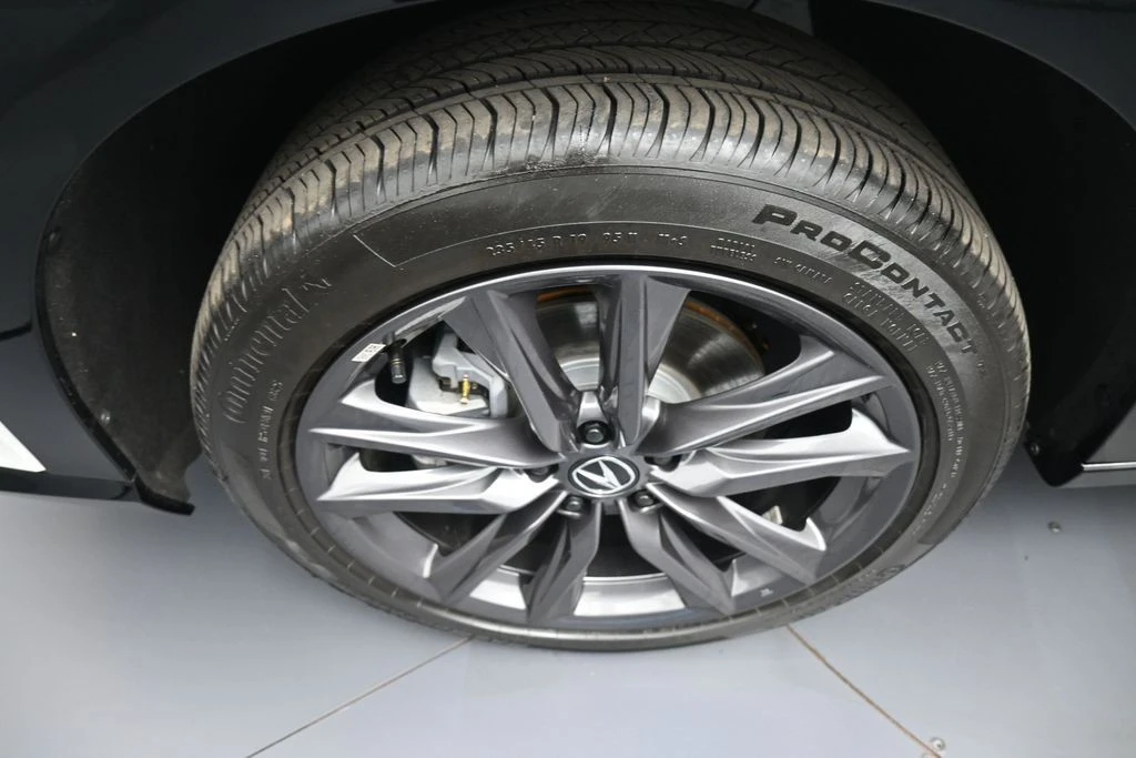 2025 Acura ADX - Image 14 of 31