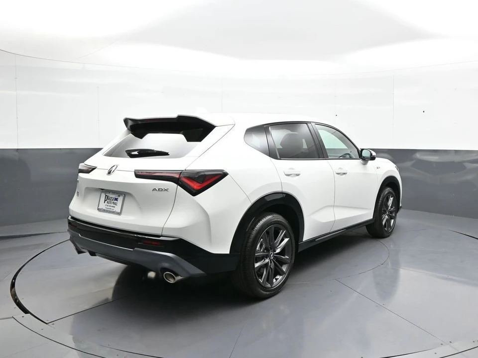 2025 Acura ADX - Image 6 of 31