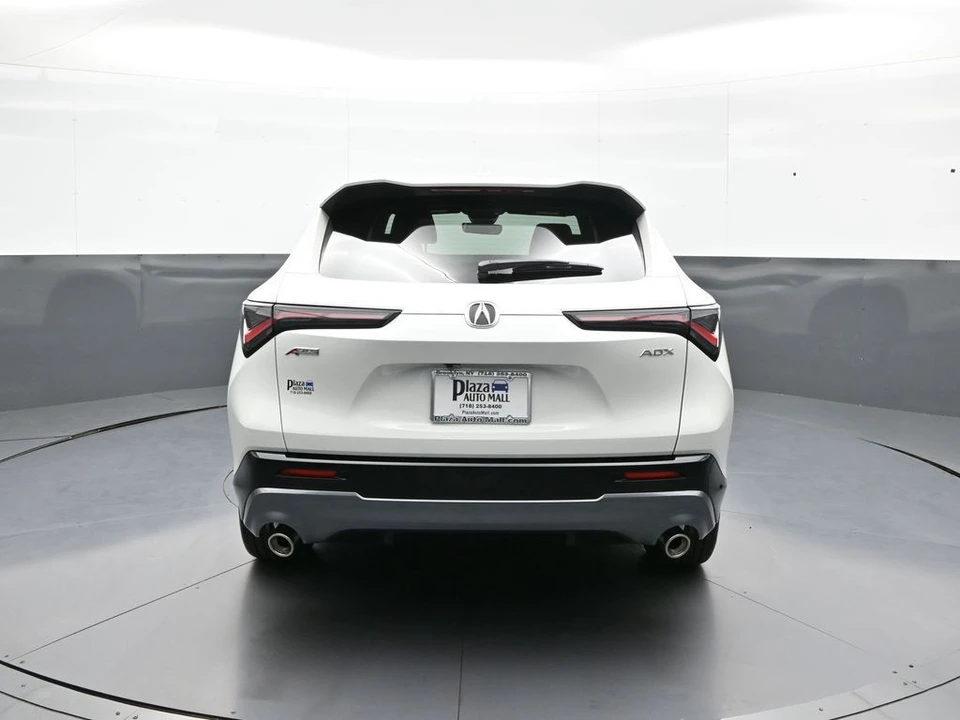 2025 Acura ADX - Image 7 of 31