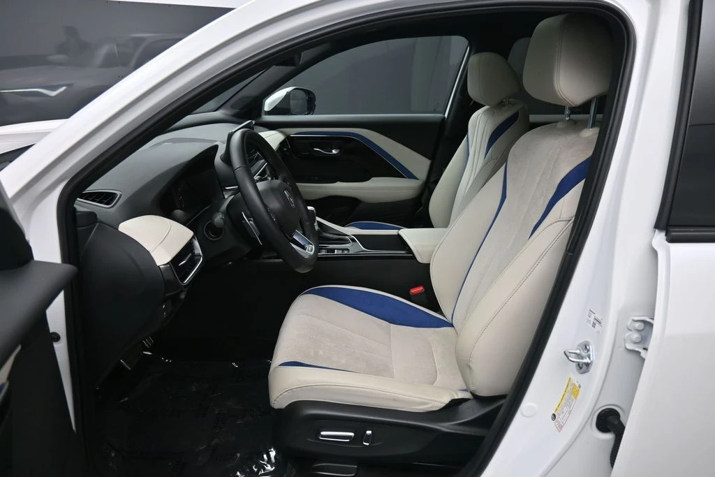 2025 Acura ADX - Image 19 of 31