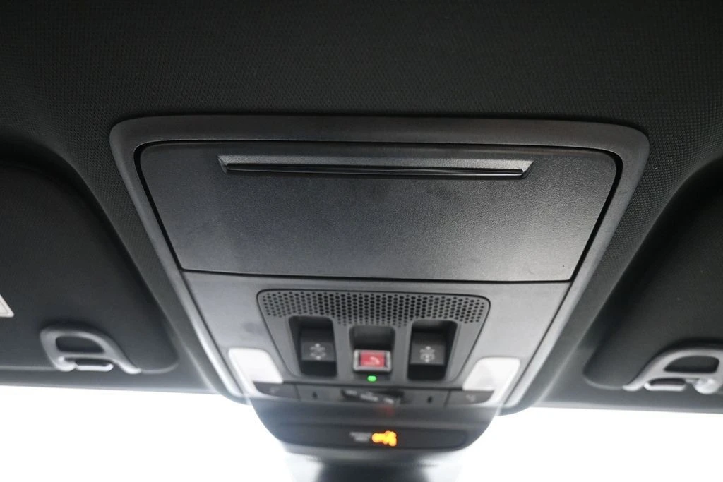 2025 Acura ADX - Image 17 of 31
