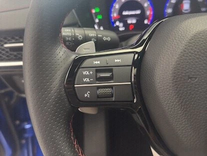 2025 Acura ADX - Image 12 of 19