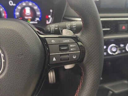 2025 Acura ADX - Image 13 of 19
