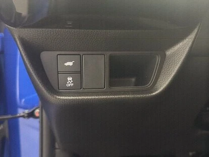 2025 Acura ADX - Image 11 of 19