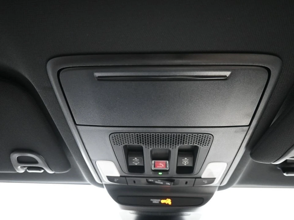 2025 Acura ADX - Image 17 of 21