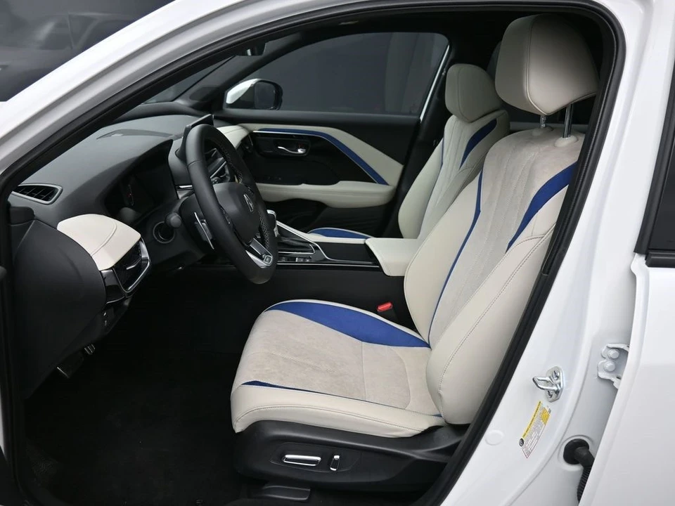 2025 Acura ADX - Image 19 of 21