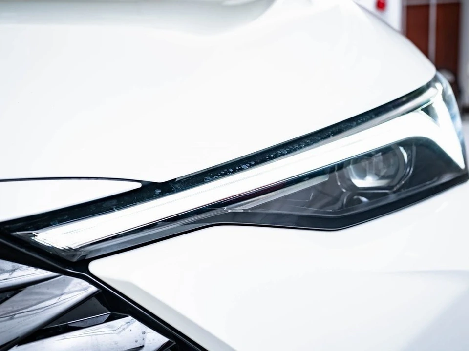 2025 Acura ADX - Image 14 of 21