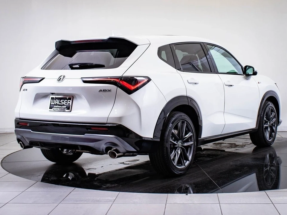 2025 Acura ADX - Image 10 of 21