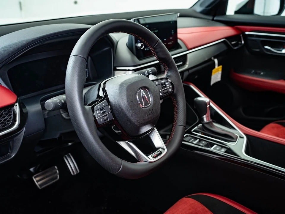 2025 Acura ADX - Image 19 of 21