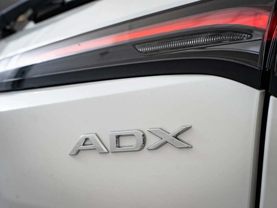 2025 Acura ADX - Image 8 of 21