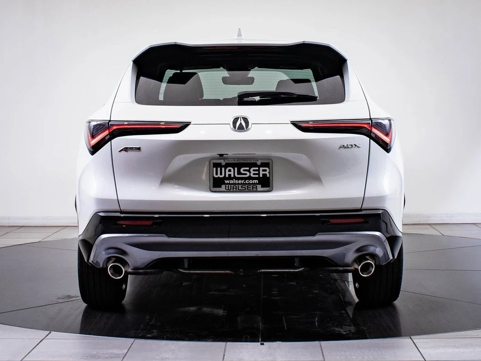2025 Acura ADX - Image 9 of 21