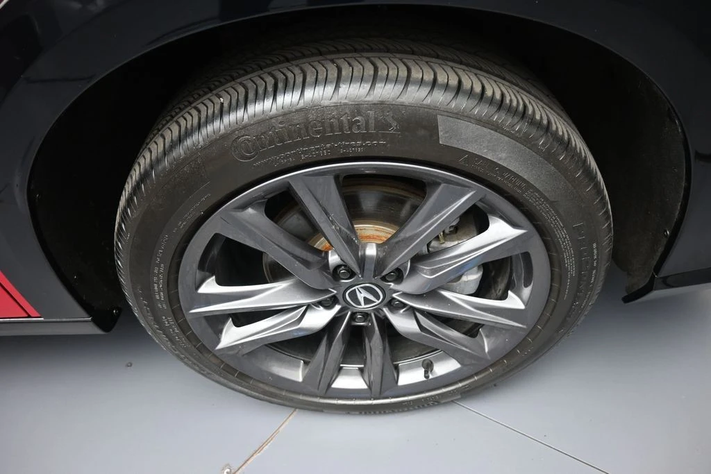 2025 Acura ADX - Image 13 of 31