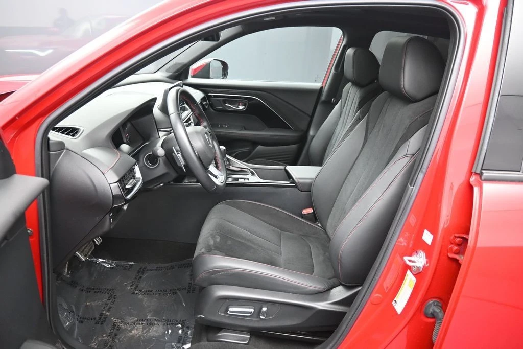 2025 Acura ADX - Image 19 of 31