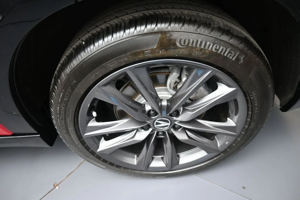 2025 Acura ADX - Image 15 of 31