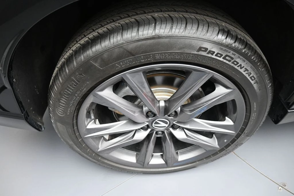 2025 Acura ADX - Image 12 of 31