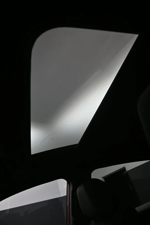 2025 Acura ADX - Image 18 of 31