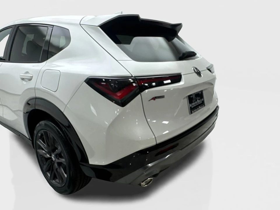2025 Acura ADX - Image 19 of 31