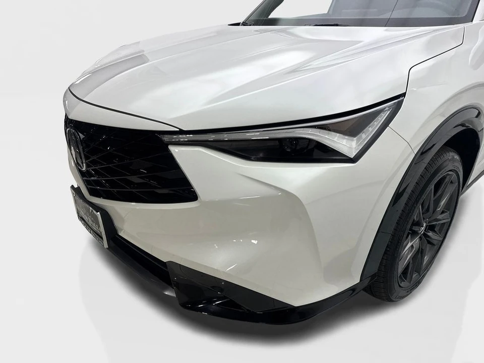 2025 Acura ADX - Image 16 of 31