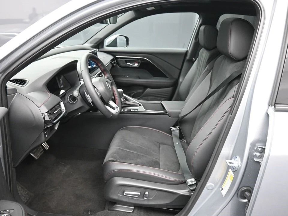 2025 Acura ADX - Image 19 of 21