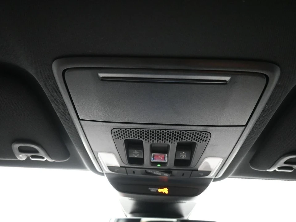 2025 Acura ADX - Image 17 of 21