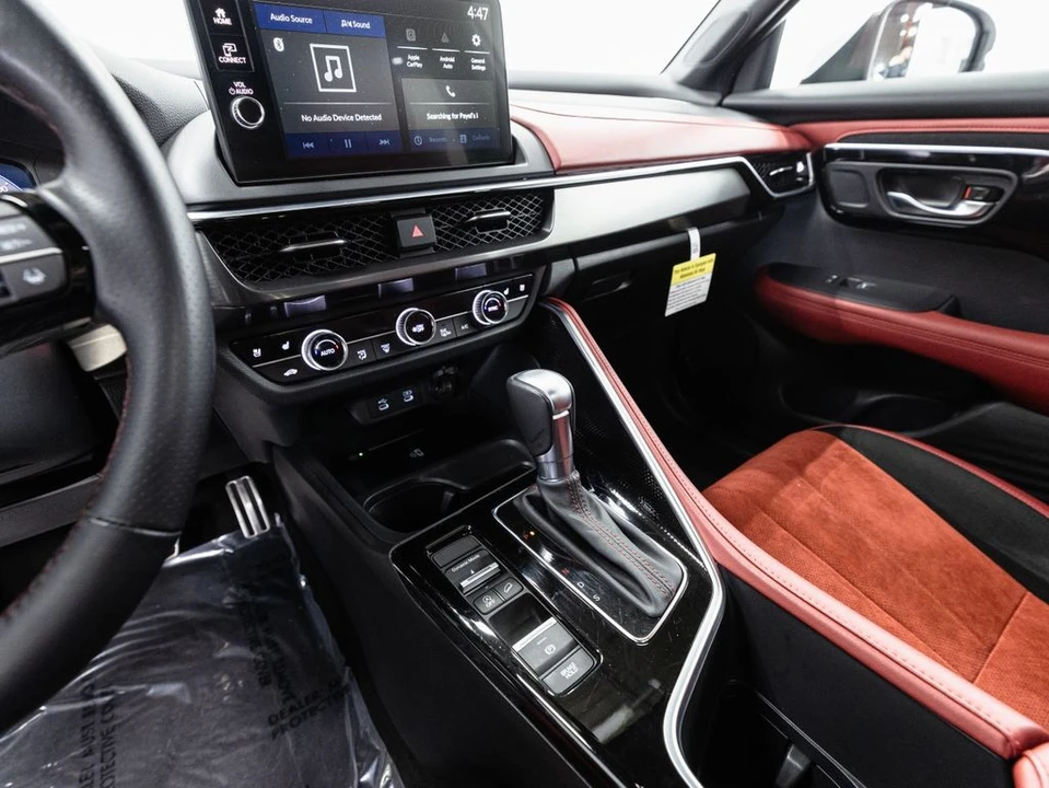 2025 Acura ADX - Image 14 of 21